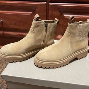 NEW Madewell Pull On Chelsea Boots